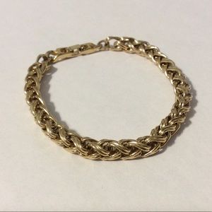 ✨Gold Tone Link Bracelet✨